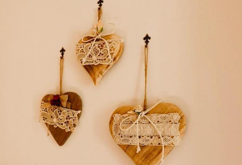 مبيت وإفطار Red Fenice