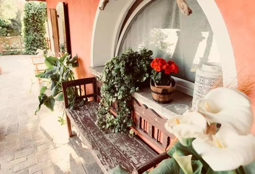 Aamiaismajoitus (B&B) Red Fenice