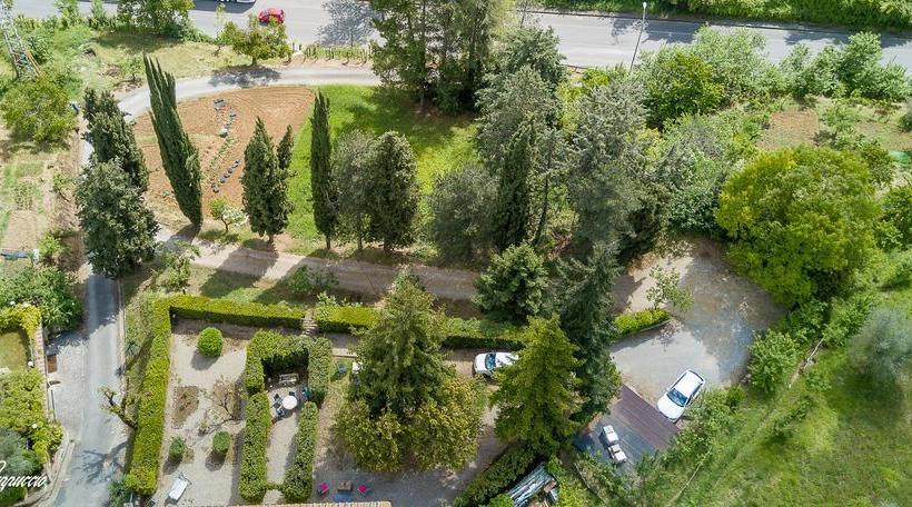 تختخواب و صبحانه Villa Zara