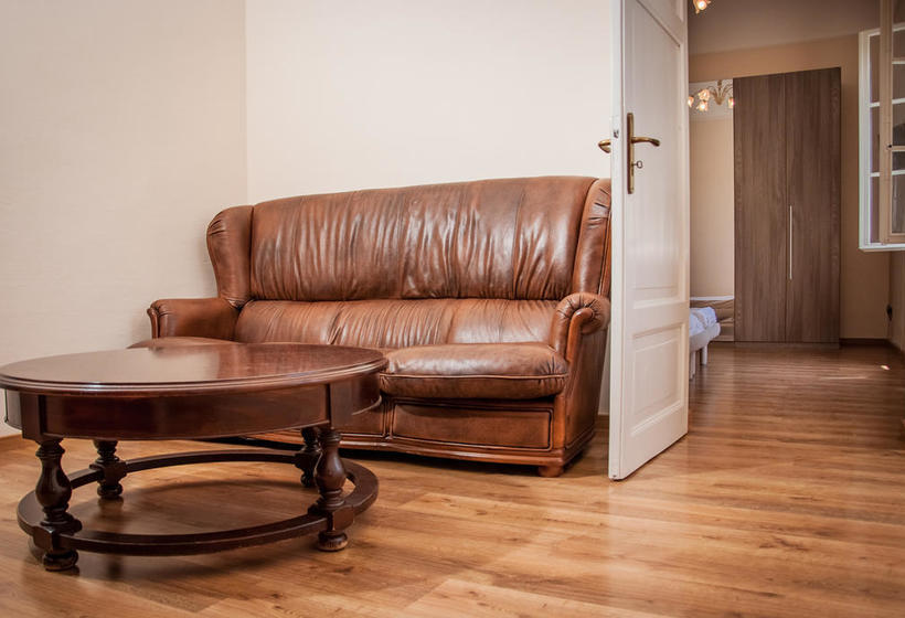 تختخواب و صبحانه Villa Zara