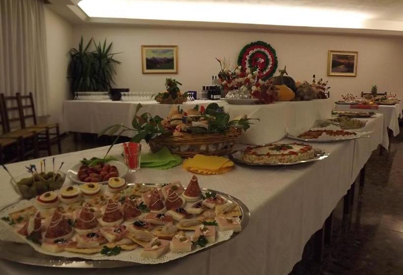 Отель Albergo Ristorante Borghese