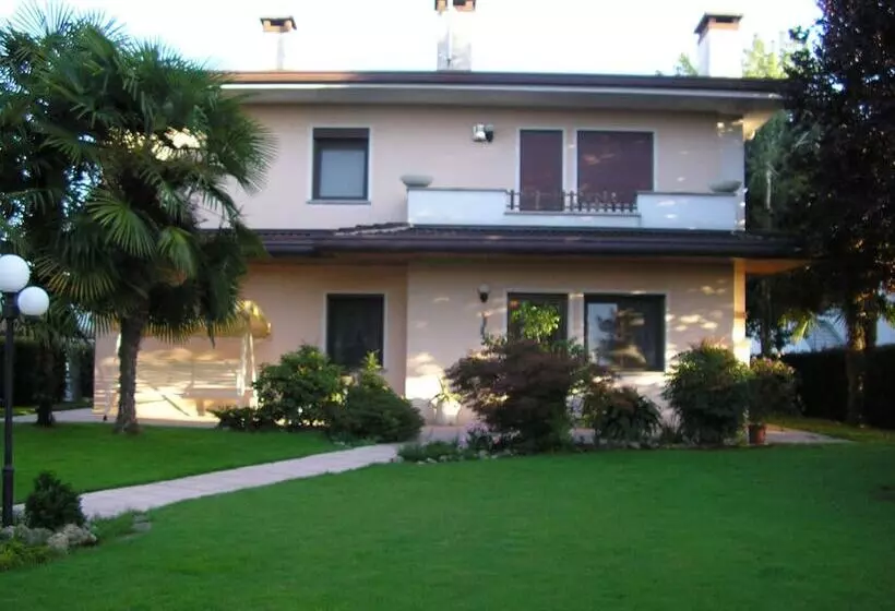 ベッドアンドブレックファースト Le Tre Grazie