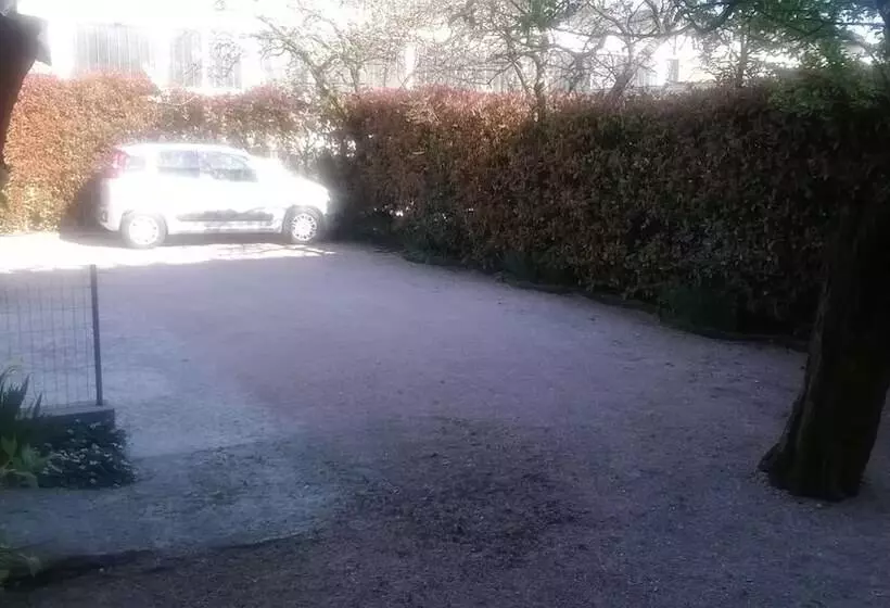 ベッドアンドブレックファースト Le Tre Grazie