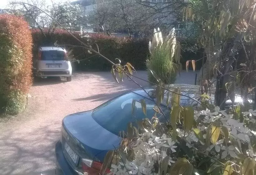 ベッドアンドブレックファースト Le Tre Grazie