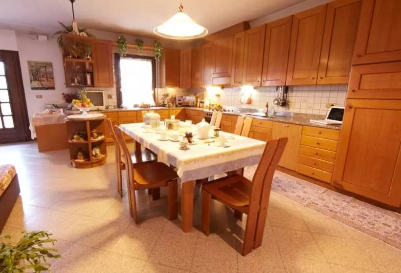 ベッドアンドブレックファースト Le Tre Grazie