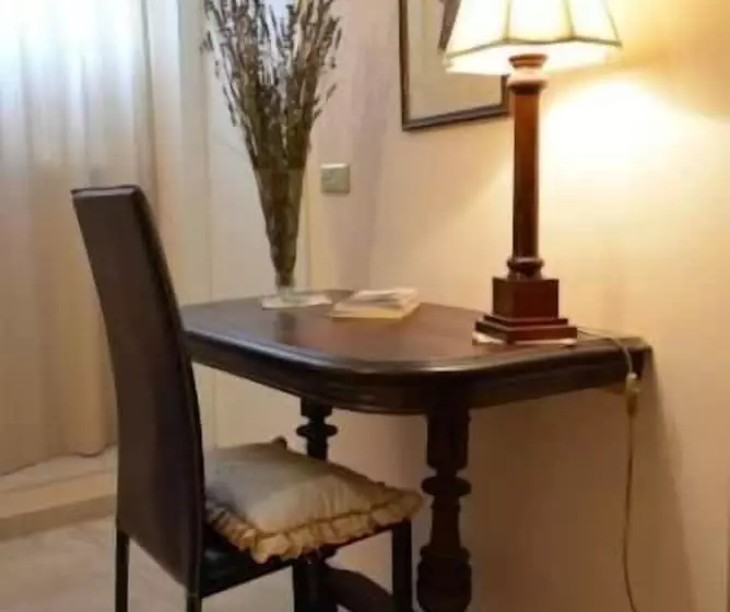 تختخواب و صبحانه Borgo Antico Santa Lucia