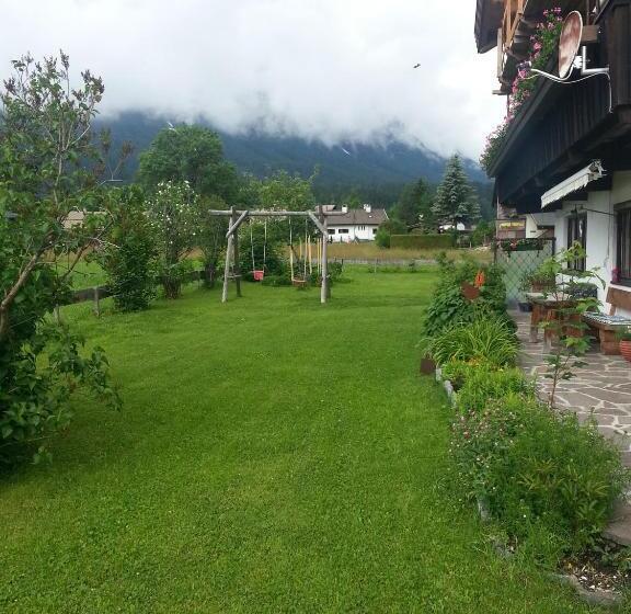 تختخواب و صبحانه Haus Karwendelblick