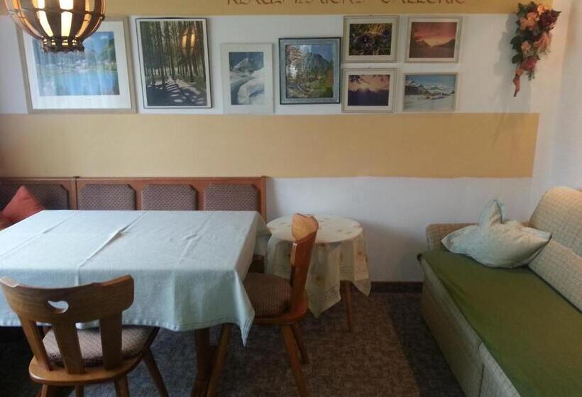 تختخواب و صبحانه Haus Karwendelblick