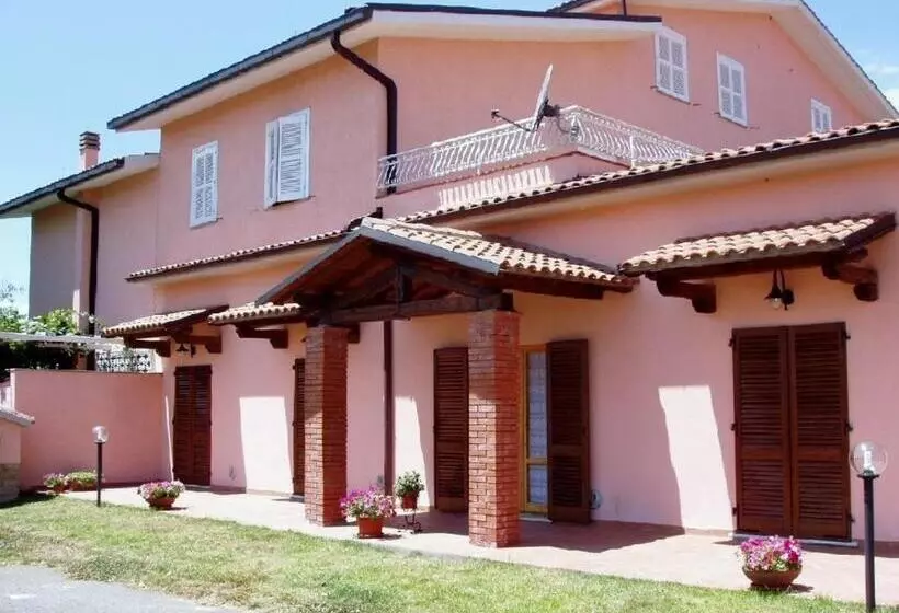 ベッドアンドブレックファースト Villa Etruria Guest House