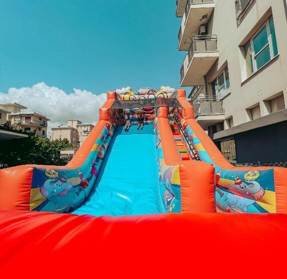 호텔 Brora Family Village