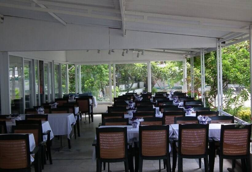 בית מלון כפרי Eker Bermuda