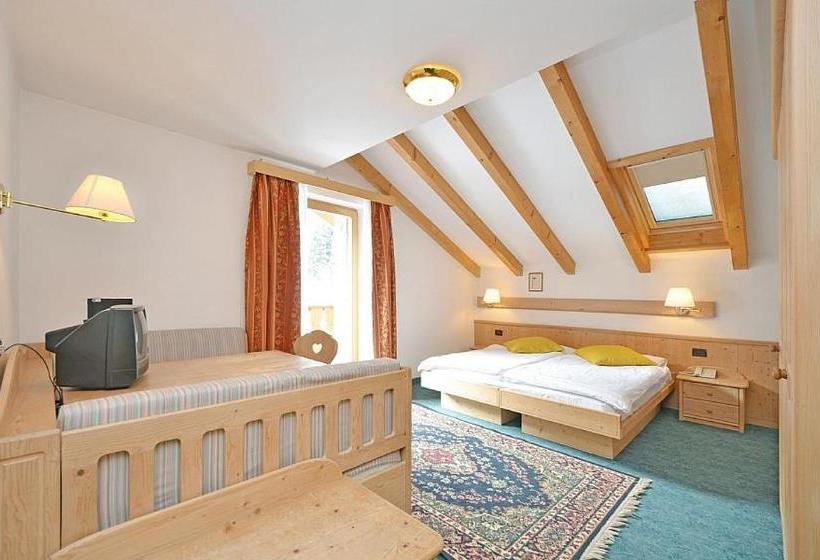 ホテル Malga Passerella