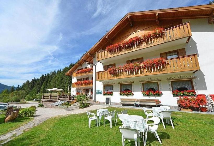 ホテル Malga Passerella