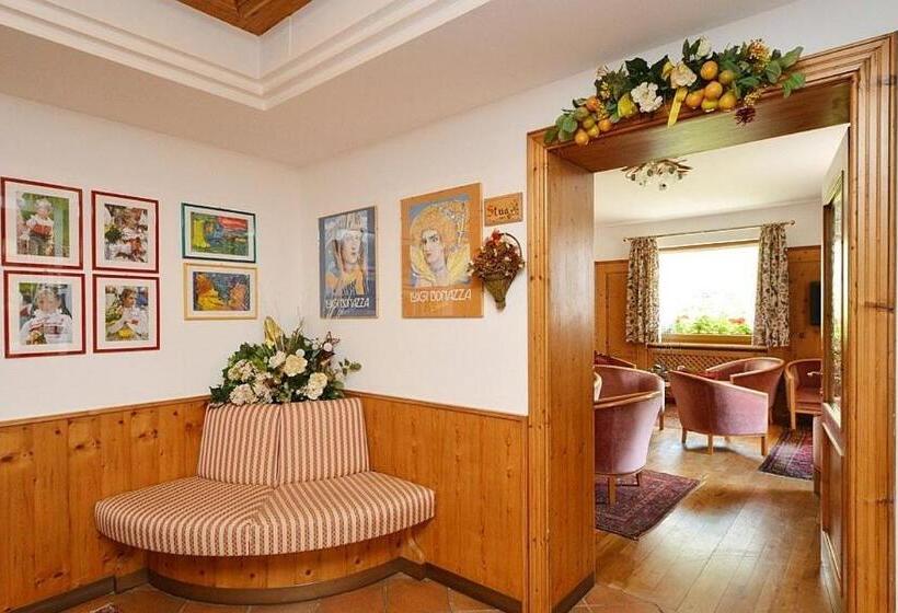 ホテル Malga Passerella