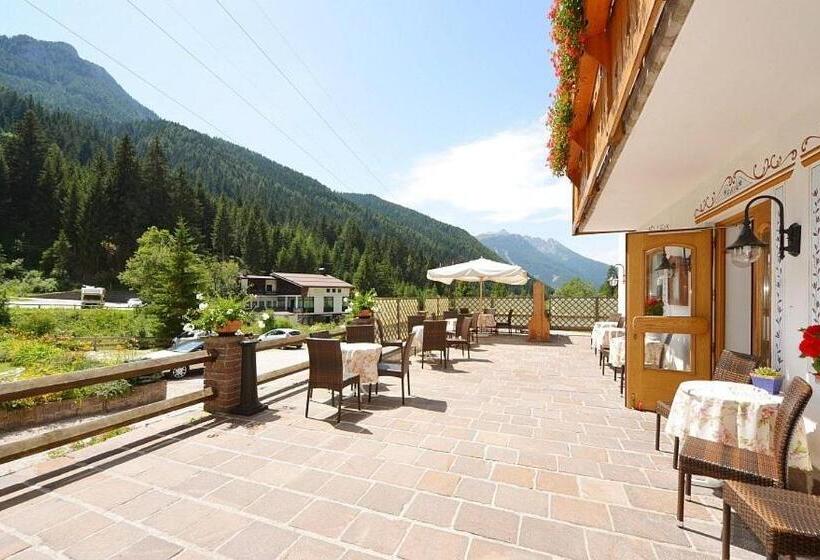 ホテル Malga Passerella