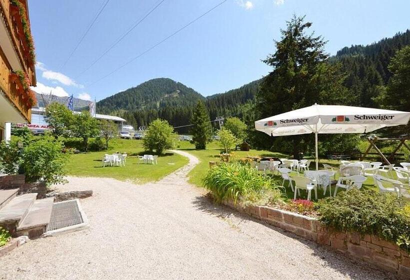 ホテル Malga Passerella