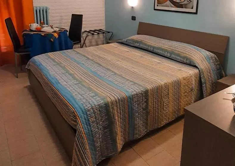 ホテル Mediterraneo