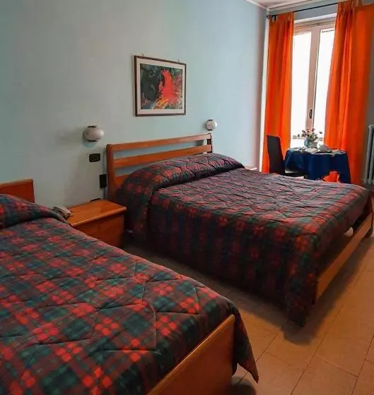 ホテル Mediterraneo