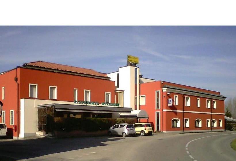 Отель Sanvitale