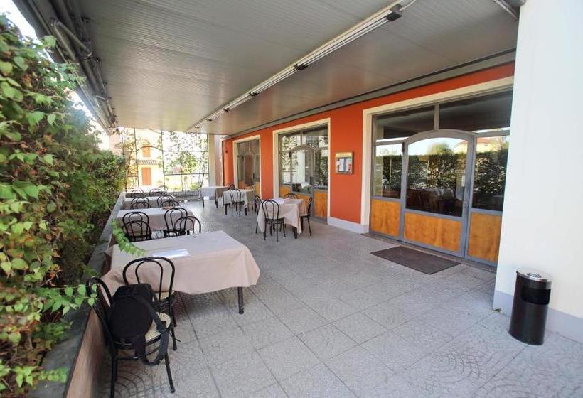 Отель Sanvitale