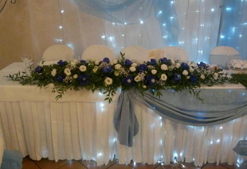 Отель Sanvitale