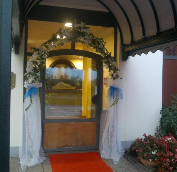 Отель Sanvitale