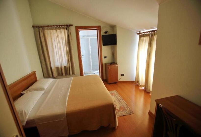 Отель Sanvitale