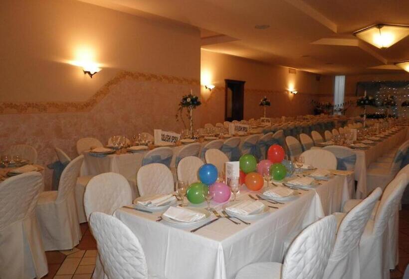 Отель Sanvitale