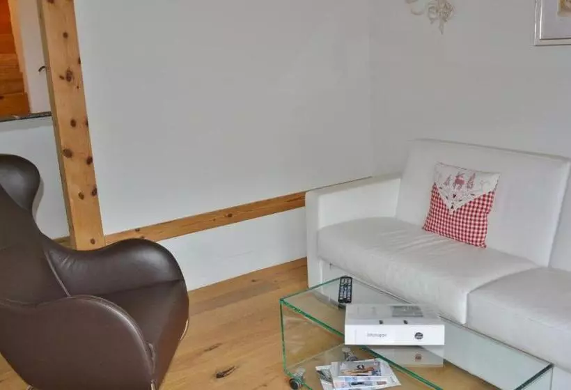 Aamiaismajoitus (B&B) Casa La Roda, Via Da Scola 2