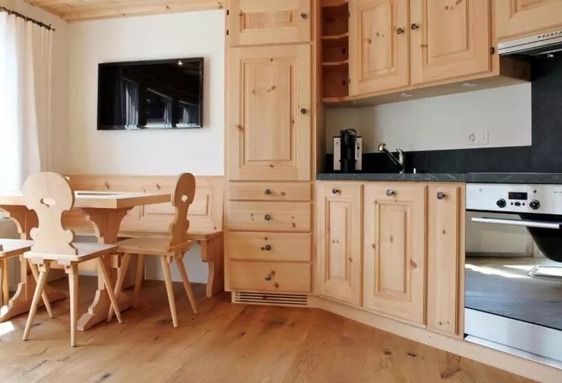 Aamiaismajoitus (B&B) Casa La Roda, Via Da Scola 2