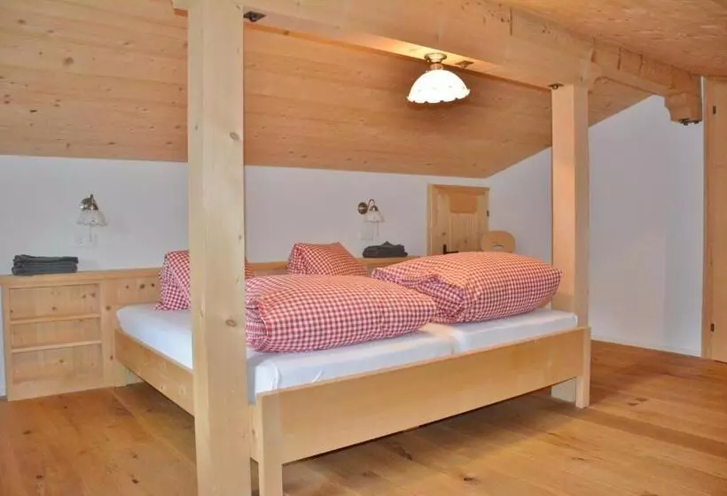 Aamiaismajoitus (B&B) Casa La Roda, Via Da Scola 2