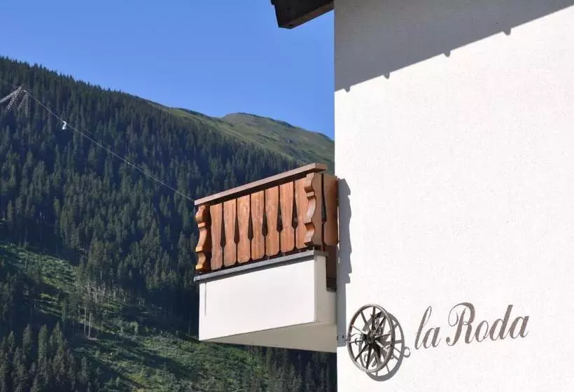 Aamiaismajoitus (B&B) Casa La Roda, Via Da Scola 2