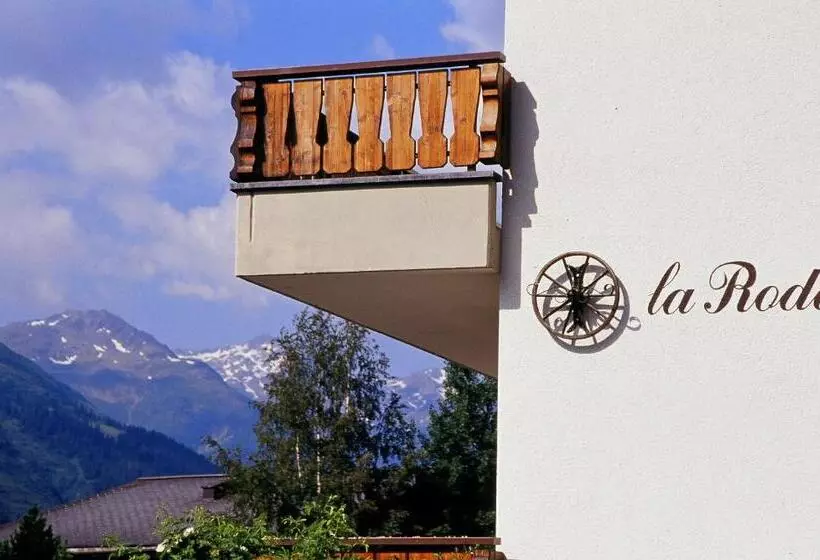 Aamiaismajoitus (B&B) Casa La Roda, Via Da Scola 2