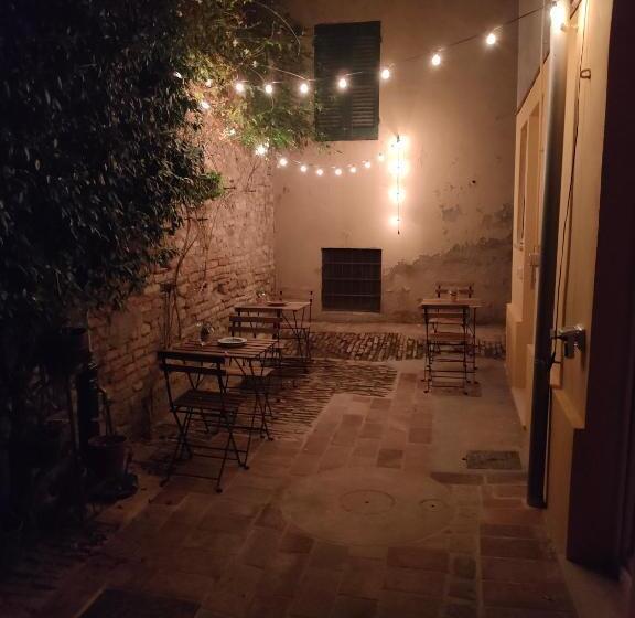 تختخواب و صبحانه Pigiotto