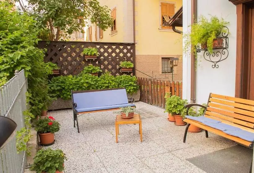 ベッドアンドブレックファースト Villa Lucin