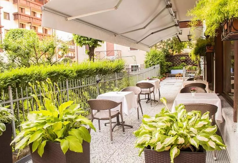 ベッドアンドブレックファースト Villa Lucin