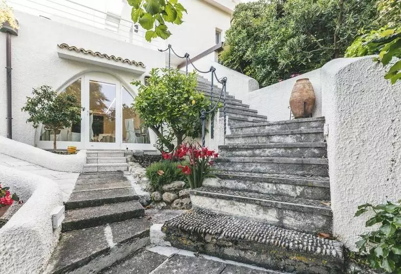 Aamiaismajoitus (B&B) Villa Vignola