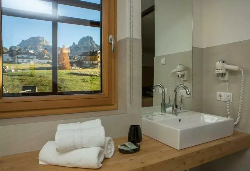 ホテル Saleghes Dolomites Residence