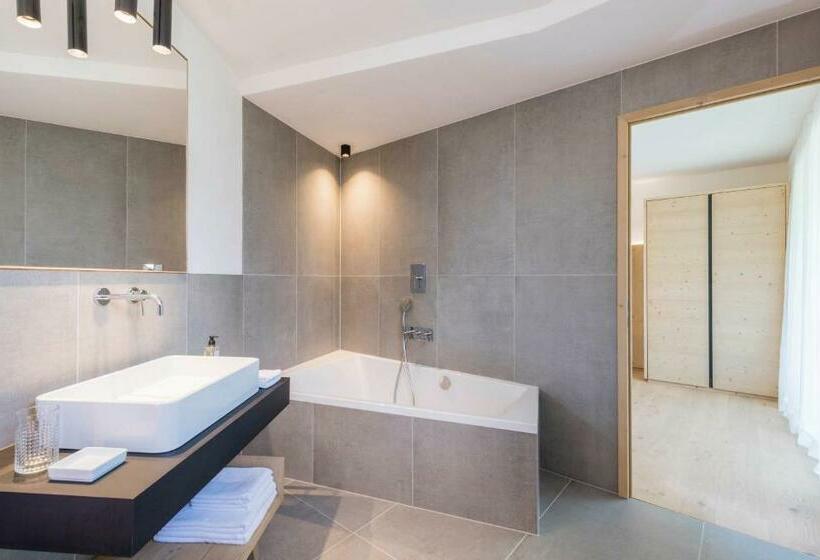 هتل Saleghes Dolomites Residence