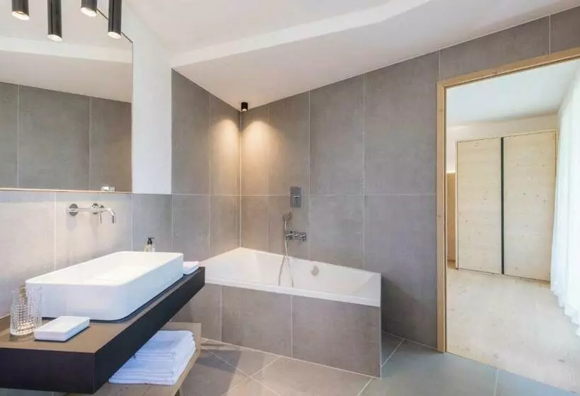 ホテル Saleghes Dolomites Residence