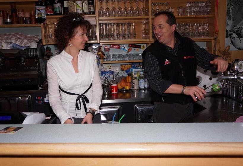 Отель Sport Robert