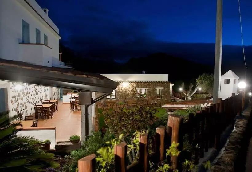 هتل Turismo Rurale Belvedere Pradonos