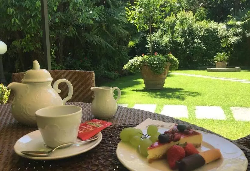 هتل Villa Palmira Kinderfreies