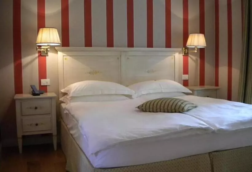 هتل Villa Palmira Kinderfreies