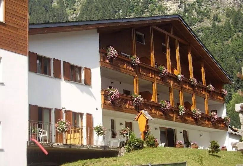 Residenssi Baita Dei Pini