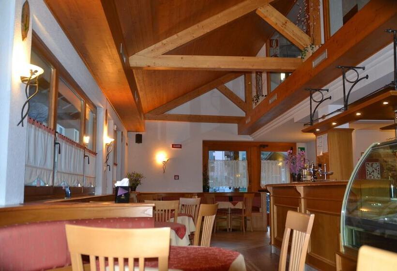 إقامة Baita Dei Pini