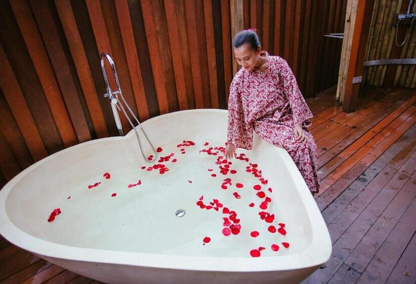 Sand & Sandals Desaru Beach Resort & Spa