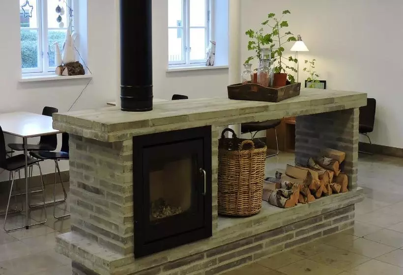 Femmasteren Hotel & Hostel