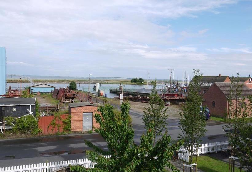 Femmasteren Hotel & Hostel