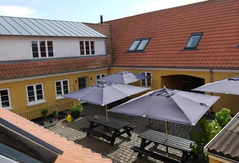 Femmasteren Hotel & Hostel